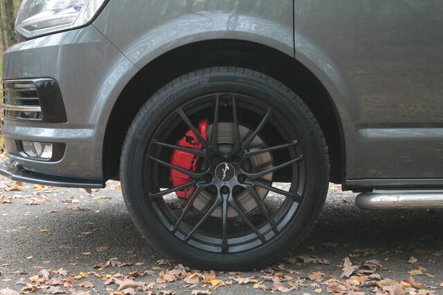 Volkswagen TRANSPORTER 2.0 TDI L2H1 DC Highline | Pano | Carbon | Audison | Camera | Trekhaak