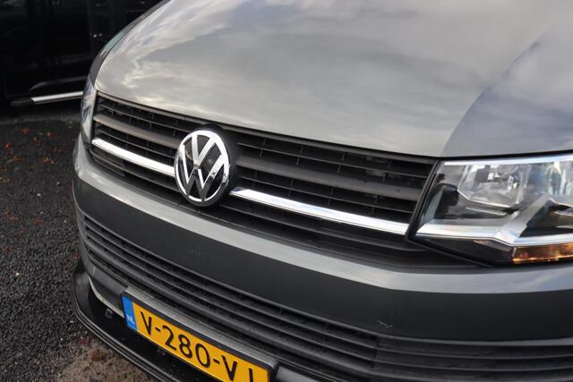 Volkswagen TRANSPORTER 2.0 TDI L2H1 Highline, Trekhaak, Apple Carplay, Airco, Cruise Control