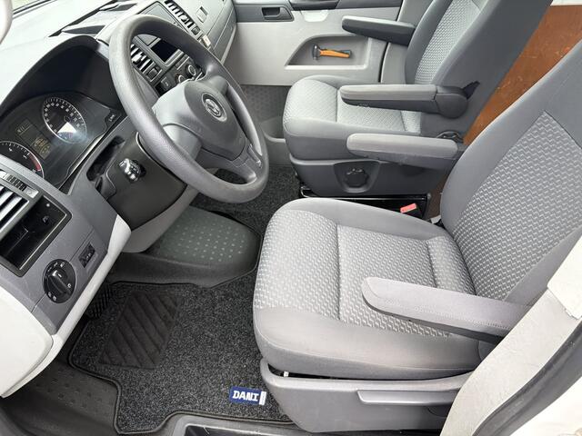 Volkswagen TRANSPORTER Kombi 2.0 TDI DSG Automaat L1H1 BTW en BPM vrij Airco Cruise control Trekhaak PDC 1e eigenaar Euro 5 Combi Personenbus Passenger Groepsvervoer Taxi