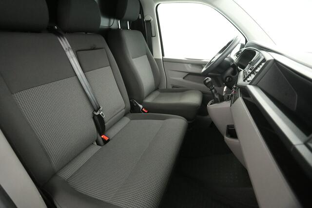 Volkswagen TRANSPORTER 2.0 TDI L1H1 | Airco | 3-Zits | Camera | Cruise | Trekh. | Carplay