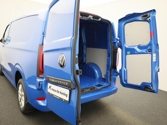 Volkswagen TRANSPORTER 2.0 TDI 170pk DSG Bulli L1 · Camera · Alarm · Apple/Android Car Play · Navigatie · P-Sensoren · Trekhaakvoorbereiding · Garantie t/m 26-12-2028 of 100.000km