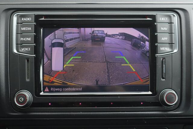 Volkswagen TRANSPORTER 2.0 TDI L2H1 Highline - NL- Auto!! Camera I Adap Cruise I Apple