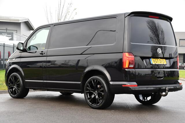 Volkswagen TRANSPORTER 2.0 TDI L1H1 Bulli Black Edition Virtual, Adaptieve Cruise, Carplay, LED, Stoelverwarming, 199pk, Automaat, Uniek!