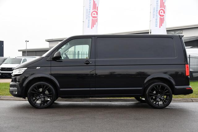 Volkswagen TRANSPORTER 2.0 TDI L1H1 Bulli Black Edition Virtual, Adaptieve Cruise, Carplay, LED, Stoelverwarming, 199pk, Automaat, Uniek!