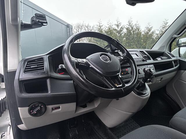Volkswagen TRANSPORTER 2.0 TDI 150 PK / 4MOTION / 1e EIG. / L1H1 / TREKHAAK / ACHTERKLEP / AIRCO / CRUISE / 3-ZITS