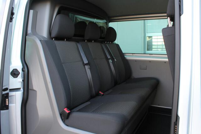 Volkswagen TRANSPORTER 2.0 TDI L2H1 32 DC > 6-persoons/Dubbel cabine/Automaat/Trekhaak