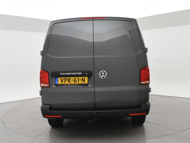 Volkswagen TRANSPORTER 2.0 TDI L2H1 + LEDER | TREKHAAK | CAMERA | APPLE CARPLAY | L.M. VELGEN