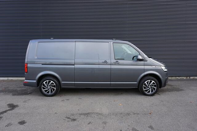 Volkswagen TRANSPORTER 150pk Automaat L2 Bulli 75 Edition Lederen bekleding Apple Carlay Navi Camera Digitaal Dashboard LED