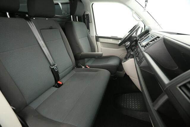 Volkswagen TRANSPORTER 2.0 TDI 150PK L1H1 | Automaat | Airco | Cruise | Camera | Carplay | 3-Zits | 2xSchuifdeur | Trekh. | Parkeersens.