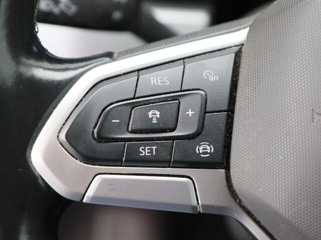 Volkswagen TRANSPORTER 2.0 TDi Automaat L2H1 30 DC Bulli | Adaptieve Cruise | CarPlay | Navigatie | Stoelverwarming | Camera | Trekhaak | 18 Inch | 63.544 Km!!