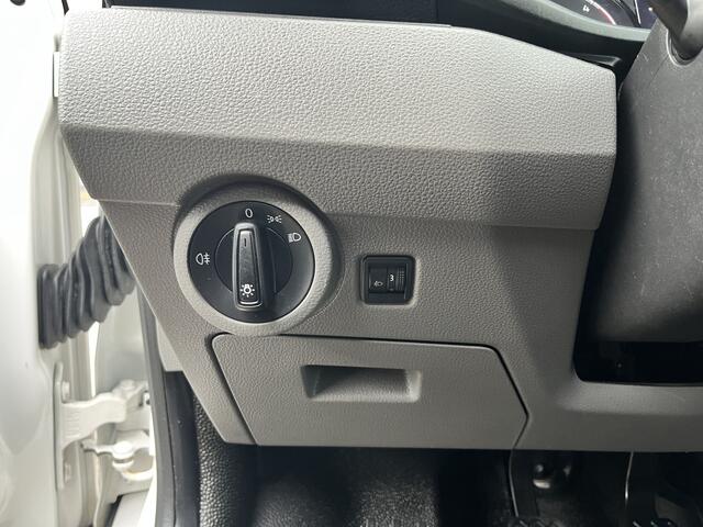 Volkswagen TRANSPORTER 2.0 TDI L2H1 Sortimo Kastinrichting Airco Cruise controle Trekhaak 2200kg trekgewicht Imperiaal Schuifdeur Parkeerhulp achter Telefoonverbinding Euro 6 1e eigenaar Sortimo