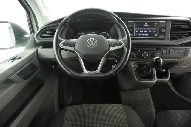Volkswagen TRANSPORTER 2.0 TDI L2H1 | Airco | Adap. Cruise | 3-Zits | Trekh. | Camera | Carplay | Stoelverw.