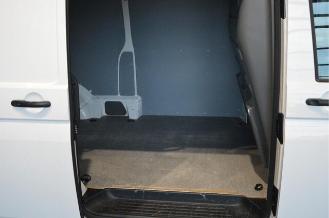 Volkswagen TRANSPORTER 2.0 TDI L2H1 airco navi cruise pdc trekhaak 150 pk !!