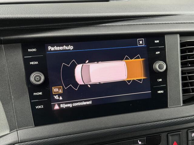 Volkswagen TRANSPORTER 2.0 TDI 110kW L2H1 / 2.500 kg Trekgewicht / Standkachel / Dealer Onderhouden / Navigatie / Apple Carplay & Android Auto / Parkeersensoren voor en Achter / DAB / Armsteun /
