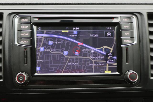 Volkswagen TRANSPORTER 2.0 TDI DSG 150 PK L2H1 2x Schuifdeur, Airco, Cruise, Camera, Apple Carplay, LED, Trekhaak, 16''