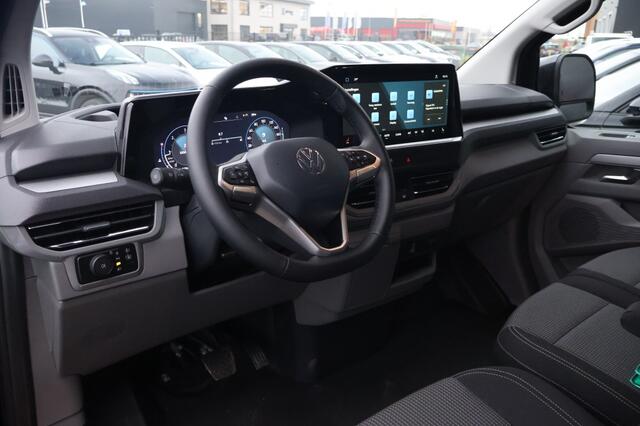 Volkswagen TRANSPORTER 2.0 TDI L2H1 30 Style Automaat | Trekhaak | ACC | LED | 17"
