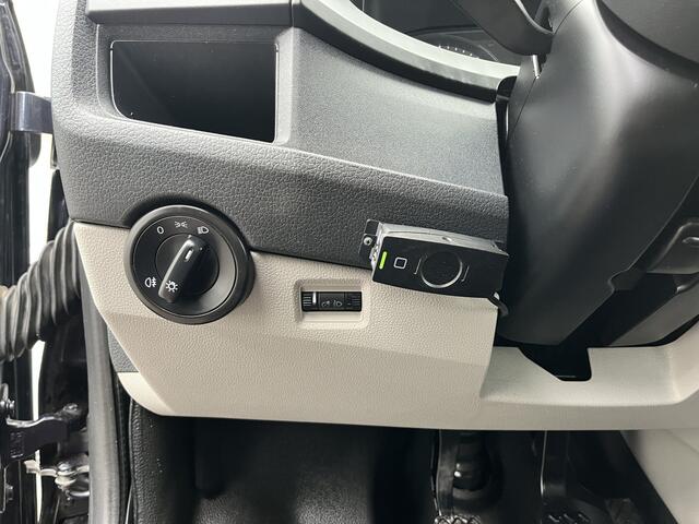 Volkswagen TRANSPORTER 2.0 TDI DC 4Motion 4x4 Euro 6 Pick-up Dubbele cabine open laadbak met Airco trekhaak 2500 kg 6-Persoons Telefoonverbinding 1e eigenaar Dealer onderhouden