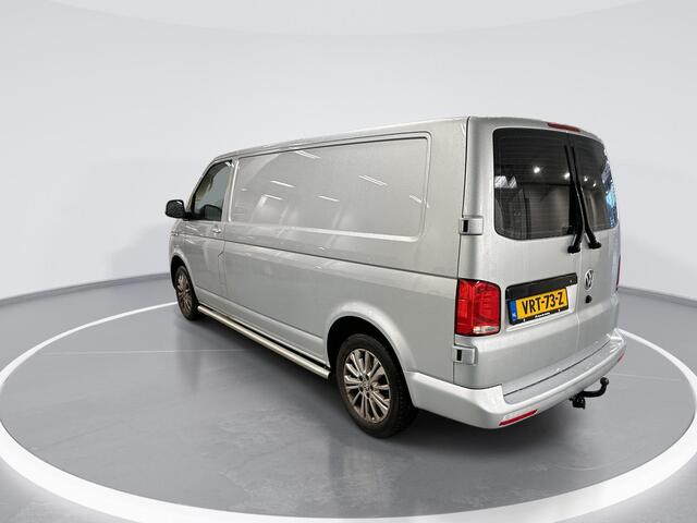 Volkswagen TRANSPORTER 2.0 TDI 150pk DSG L2H3 28 Bulli · Camera · Navigatie · Tussenschot · Trekhaak · P-Sensoren · 17'' Inch · Garantie t/m 30-09-2026 of 150.0000km