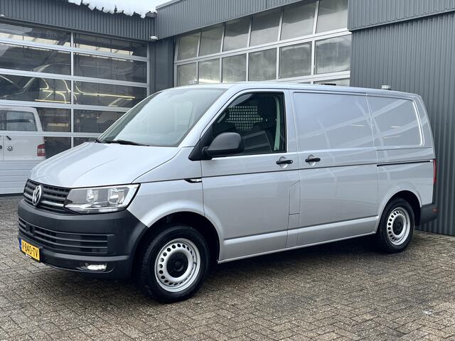 Volkswagen TRANSPORTER 2.0 TSI L1H1 Benzine / Cng Dubbele Schuifdeur Airco Cruise controle Bpm vrij Trekhaak Klep achter Stand kachel Euro 6 Benzine Ideaal voor ombouw naar Camper !!