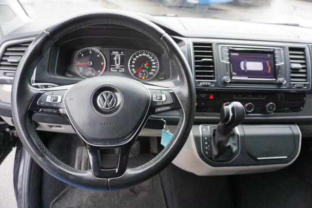 Volkswagen TRANSPORTER 204pk Automaat Dubbele cabine L2 Highline Apple Carplay Leder LED Trekhaak Navi 2xSchuifdeur 18" Velgen Euro6