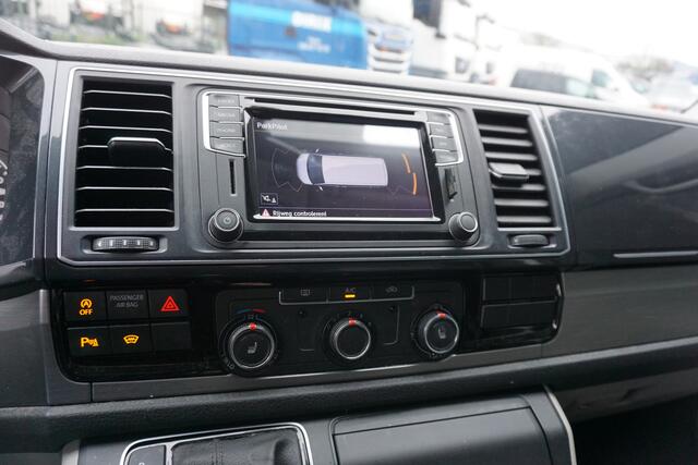 Volkswagen TRANSPORTER 204pk Automaat Dubbele cabine L2 Highline Apple Carplay Leder LED Trekhaak Navi 2xSchuifdeur 18" Velgen Euro6