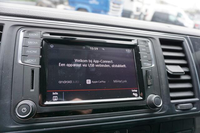 Volkswagen TRANSPORTER 204pk Automaat Dubbele cabine L2 Highline Apple Carplay Leder LED Trekhaak Navi 2xSchuifdeur 18" Velgen Euro6