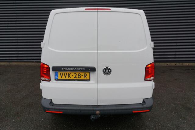 Volkswagen TRANSPORTER 110pk L2H1 Trekhaak Parkeersensoren Apple carplay Parkeersensoren Cruise control