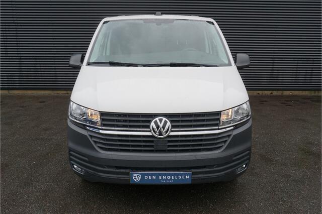 Volkswagen TRANSPORTER 110pk L2H1 Trekhaak Parkeersensoren Apple carplay Parkeersensoren Cruise control