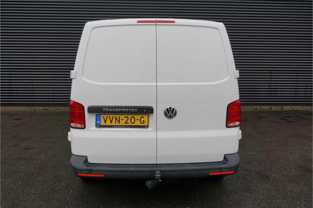 Volkswagen TRANSPORTER 110pk L2H1 Trekhaak Parkeersensoren Apple carplay Parkeersensoren Cruise control