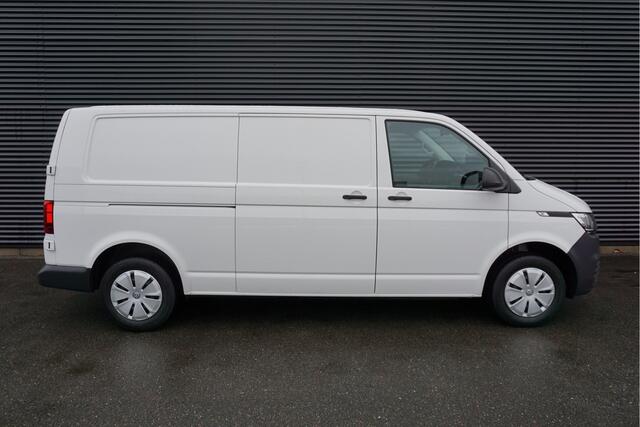 Volkswagen TRANSPORTER 110pk L2H1 Trekhaak Parkeersensoren Apple carplay Parkeersensoren Cruise control