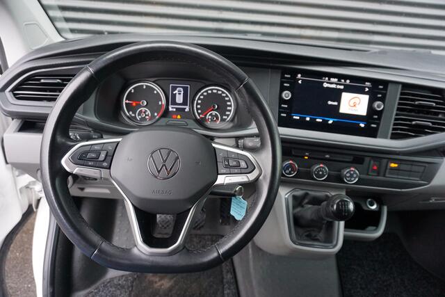 Volkswagen TRANSPORTER 110pk L2H1 Trekhaak Parkeersensoren Apple carplay Parkeersensoren Cruise control