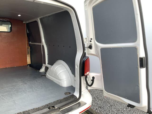 Volkswagen TRANSPORTER 2.0 TDI L2H1 28 Airco Cruise Alu Velg Side Bar Leer Trekhaak 2500 kg Alu Velg Euro 6