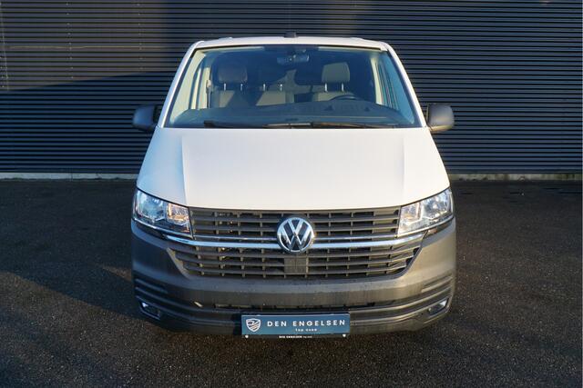 Volkswagen TRANSPORTER 150pk Automaat L2H1 3200kg Apple Carplay Cruise Control Parkeersensoren 3-zits Airco Stoelverwarming