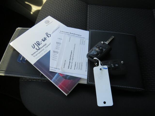 Volkswagen TRANSPORTER 2.0 TDI 150Pk Bulli DSG L2H1 DC * Rijklaarprijs incl. garantie * T6.1 * Automaat * Led Koplampen * Adaptieve Cruise * Digitale Cockpit * Dubbele Cabine *