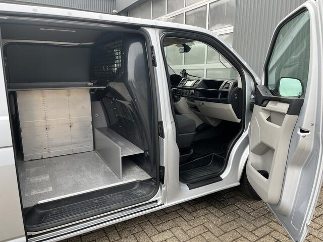 Volkswagen TRANSPORTER 2.0 TSI L2H1 Benzine / CNG Dubbele Schuifdeur Airco Cruise controle Bpm vrij Trekhaak Klep achter Omvormer Kastinrichting Standkachel Euro 6 Benzine Ideaal voor ombouw naar Camper !!