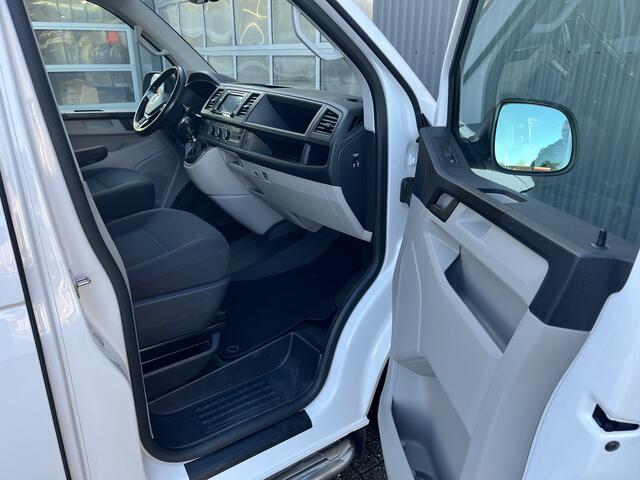 Volkswagen TRANSPORTER 2.0 TDI L2H1 DC 4Motion 150pk 4x4 Vierwielaandrijving Airco Cruise controle Telefoonverbinding Navigatie Apple carplay Trekhaak 2500kg Euro 6 Bpm vrij voor particulier gebruik!!