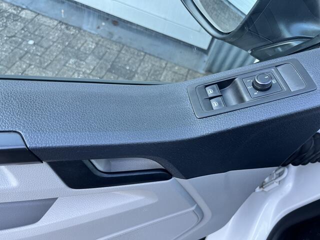 Volkswagen TRANSPORTER 2.0 TDI L2H1 DC 4Motion 150pk 4x4 Vierwielaandrijving Airco Cruise controle Telefoonverbinding Navigatie Apple carplay Trekhaak 2500kg Euro 6 Bpm vrij voor particulier gebruik!!