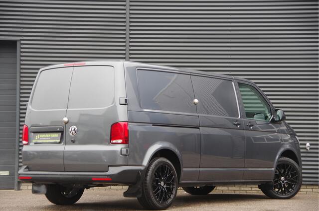 Volkswagen TRANSPORTER 2.0 TDI L2 3-ZITS, 150PK AUT. CAMERA, NAVI, CRUISE, AIRCO, CARPLAY, LEDER MF STUURWIEL