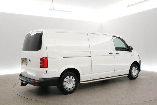 Volkswagen TRANSPORTER 2.0 TDI L2H1 | 140PK | Airco | Cruise | 3-Zits | Trekhaak | Sidebars
