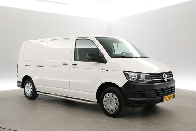 Volkswagen TRANSPORTER 2.0 TDI L2H1 | 140PK | Airco | Cruise | 3-Zits | Trekhaak | Sidebars