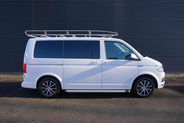 Volkswagen TRANSPORTER 150pk L1 Highline 2x schuifdeur Glaslook Navigatie Apple carplay Camera Trekhaak Imperiaal