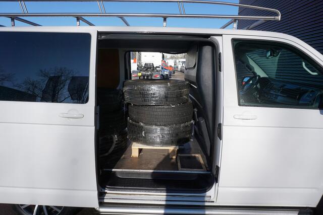 Volkswagen TRANSPORTER 150pk L1 Highline 2x schuifdeur Glaslook Navigatie Apple carplay Camera Trekhaak Imperiaal