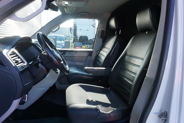 Volkswagen TRANSPORTER 150pk L1 Highline 2x schuifdeur Glaslook Navigatie Apple carplay Camera Trekhaak Imperiaal