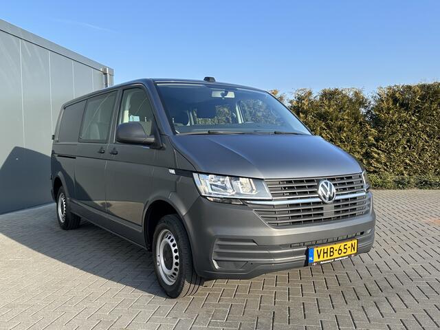 Volkswagen TRANSPORTER 2.0 TDI / L2H1 / !! 23.221 KM !! / DUBBEL CABINE / CAMERA / TREKHAAK / AIRCO / 6 PERSOONS DUBBELE CABINE