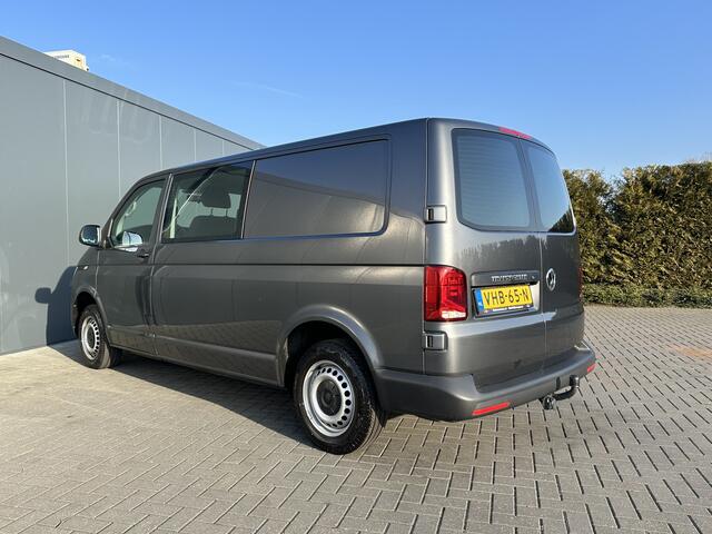 Volkswagen TRANSPORTER 2.0 TDI / L2H1 / !! 23.221 KM !! / DUBBEL CABINE / CAMERA / TREKHAAK / AIRCO / 6 PERSOONS DUBBELE CABINE