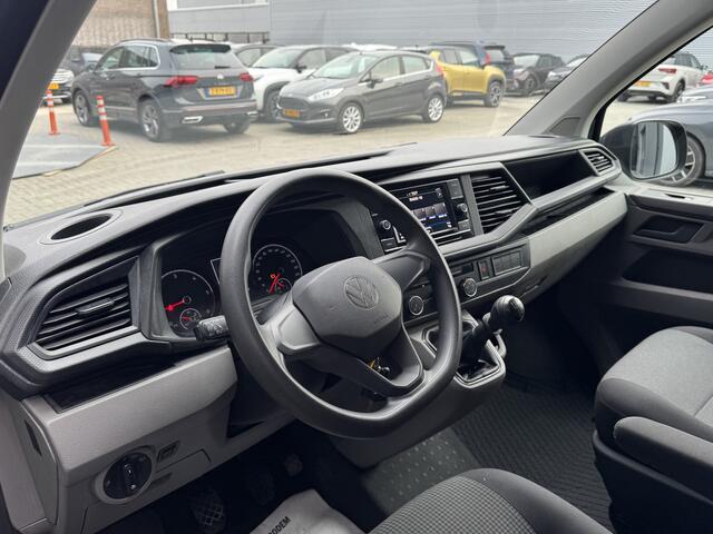 Volkswagen TRANSPORTER 2.0 TDI L2H1 28 Economy Business | Trekhaak | Apple Carplay/ Android Auto | Cruise control | Parkeersensoren |