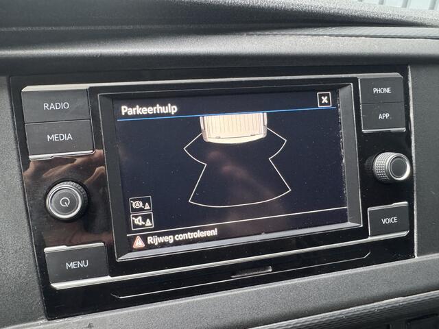 Volkswagen TRANSPORTER 2.0 TDI L2H1 28 Economy Business | Trekhaak | Apple Carplay/ Android Auto | Cruise control | Parkeersensoren |