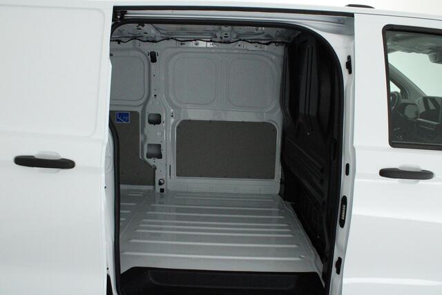 Volkswagen TRANSPORTER T7 2.0 TDI 110pk L2H1 Comfortline Incl. BPM! Parkeersensoren Carplay Bijrijdersbank