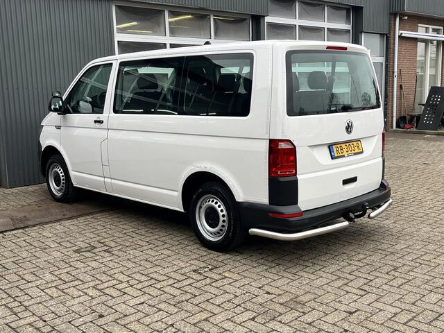 Volkswagen TRANSPORTER Kombi 2.0 TDI L1H1 BTW EN BPM VRIJ!! Euro 6 Airco Cruise controle 8-Persoons Automaat Parkeersensoren voor en achter Telefoonverbinding Ex overheid! 1e eigenaar