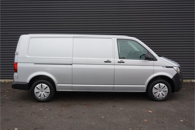 Volkswagen TRANSPORTER 150pk L2H1 Apple Carplay Stoelverwarming 3-zits Airco Parkeersensoren Achterdeuren